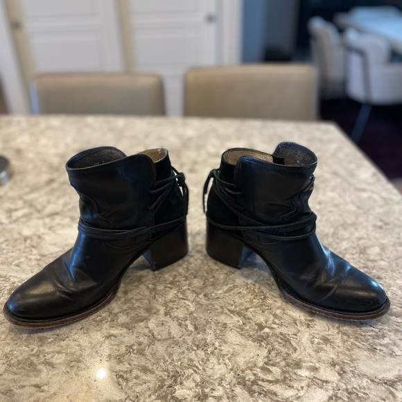 Freebird Black Leather Ankle booties - discontinued Casey - Picture 8 of 11